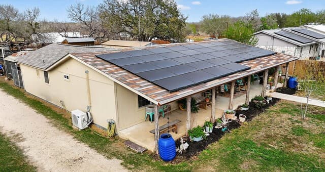 Home for sale at 405 Coughran in Pleasanton, TX — photo 3
