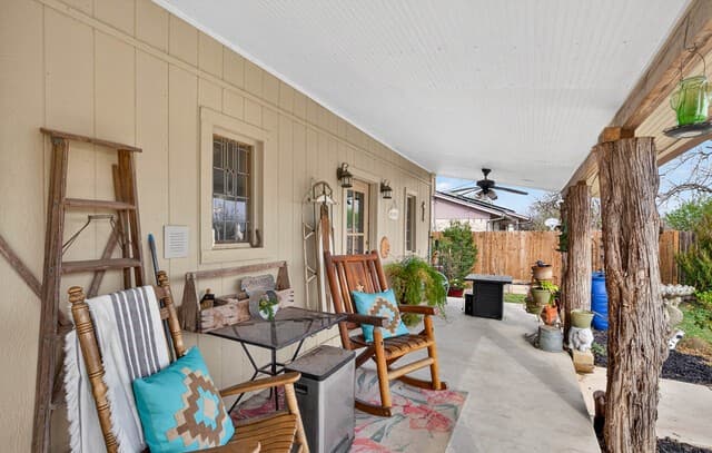 Home for sale at 405 Coughran in Pleasanton, TX — photo 4