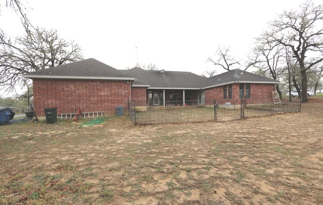Home for sale at 124 Rosewood Dr in La Vernia, TX — photo 4