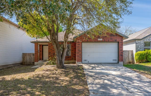 3-bedroom rental at 6622 Evenridge in San Antonio, TX — photo 1