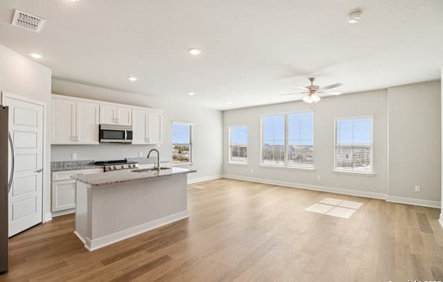 rental at 7150 Magnolia Creek in San Antonio, TX — photo 3