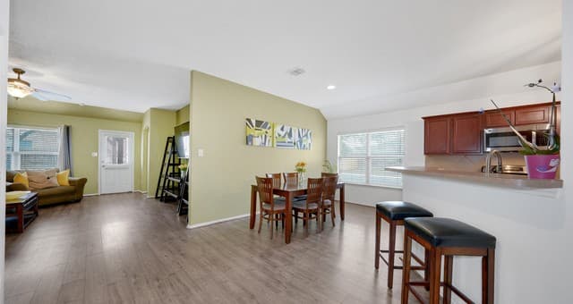 3-bedroom rental at 14603 Wyoming Pass in San Antonio, TX — photo 5
