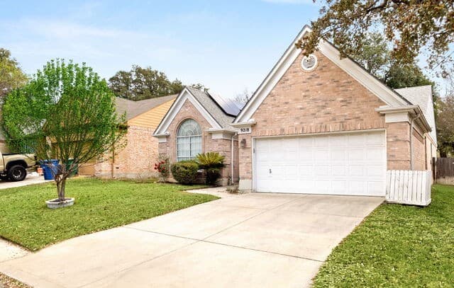 3-bedroom rental at 9218 Red Leg in San Antonio, TX — photo 4