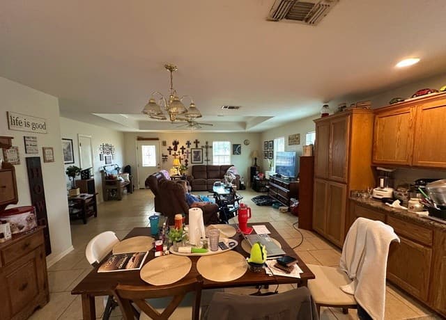 3-bedroom rental at 279 Edwards Ave in Charlotte, TX — photo 4