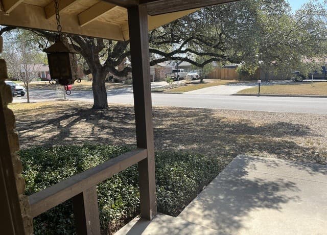 3-bedroom rental at 425 Driftwind in Windcrest, TX — photo 2