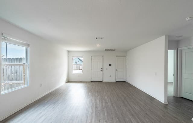 3-bedroom rental at 4111 Imogene Ivy in San Antonio, TX — photo 3
