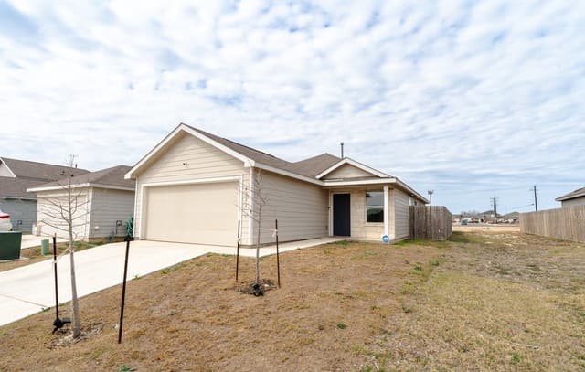 3-bedroom rental at 4111 Imogene Ivy in San Antonio, TX — photo 1