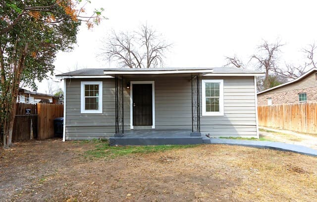 3-bedroom rental at 543 Ferris in San Antonio, TX — photo 1