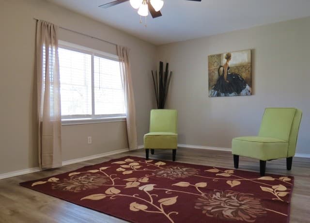 3-bedroom rental at 435 Harding in San Antonio, TX — photo 2
