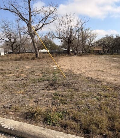 rental at 408 Harl in Pleasanton, TX — photo 3