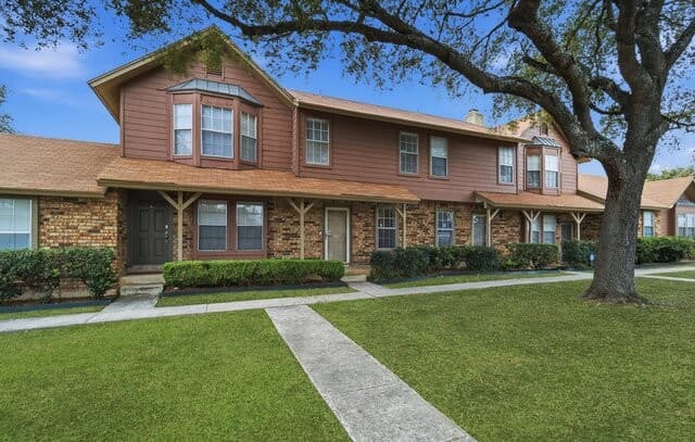 2-bedroom rental at 10254 Dover Ridge Unit 203 in San Antonio, TX — photo 2