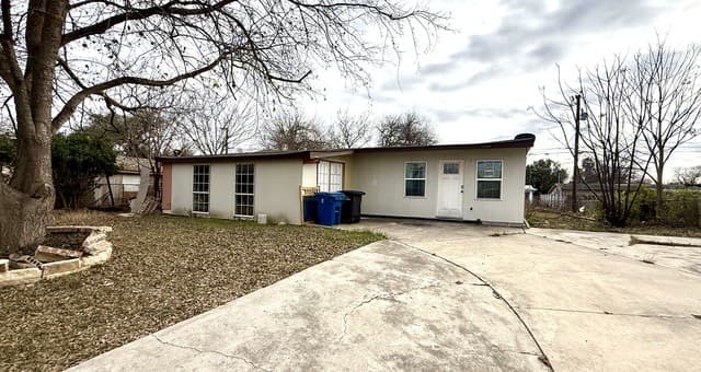 4-bedroom rental at 114 Lelani in San Antonio, TX — photo 3