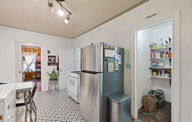 4-bedroom rental at 625 Hammond in San Antonio, TX — photo 5
