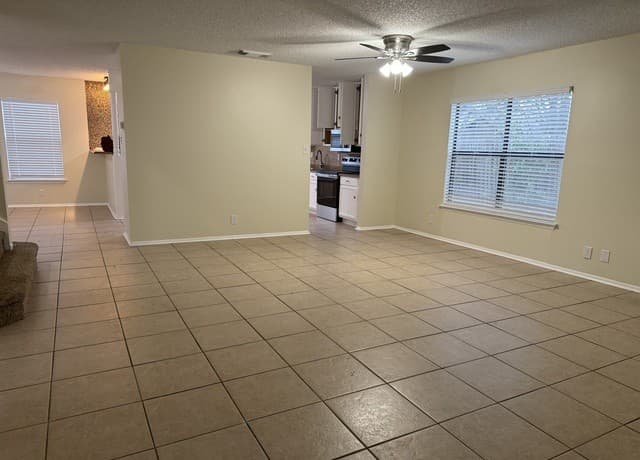 4-bedroom rental at 8351 Longhorn Ridge in Converse, TX — photo 4