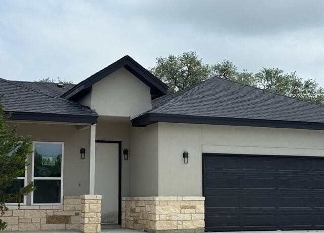 Home for sale at 109 W Eli Chandler in Blanco, TX — photo 2