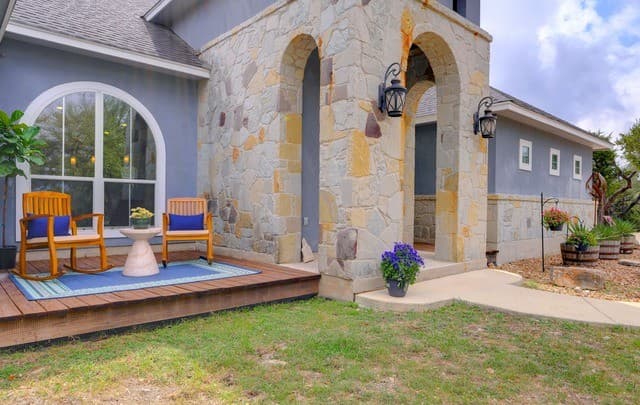 3-bedroom rental at 1134 Victoria in Spring Branch, TX — photo 3