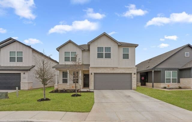 5-bedroom rental at 11910 Biznaga in San Antonio, TX — photo 1
