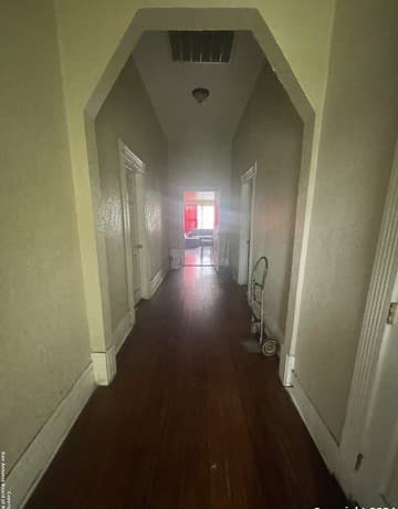 3-bedroom rental at 1721 Monterey St in San Antonio, TX — photo 4