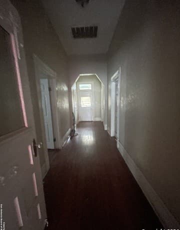 3-bedroom rental at 1721 Monterey St in San Antonio, TX — photo 5