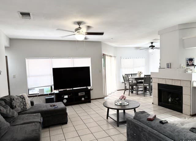 3-bedroom rental at 5922 Larkmeadow in San Antonio, TX — photo 1