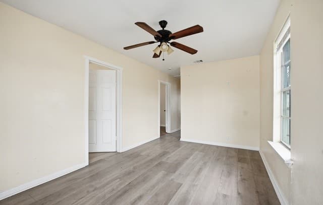 3-bedroom rental at 3120 Martin in San Antonio, TX — photo 2