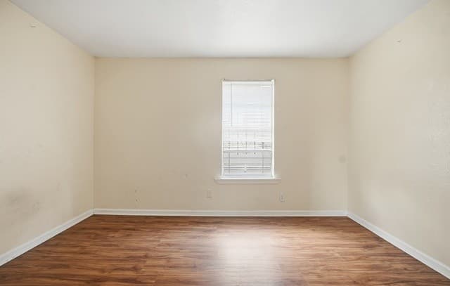 3-bedroom rental at 3120 Martin in San Antonio, TX — photo 4