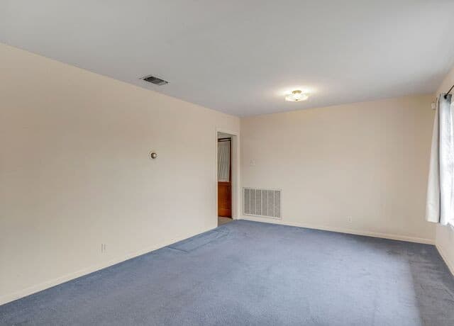 3-bedroom rental at 4630 Seabreeze Drive in San Antonio, TX — photo 5