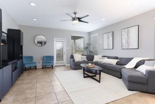 3-bedroom rental at 5413 Caraway Bend in San Antonio, TX — photo 4