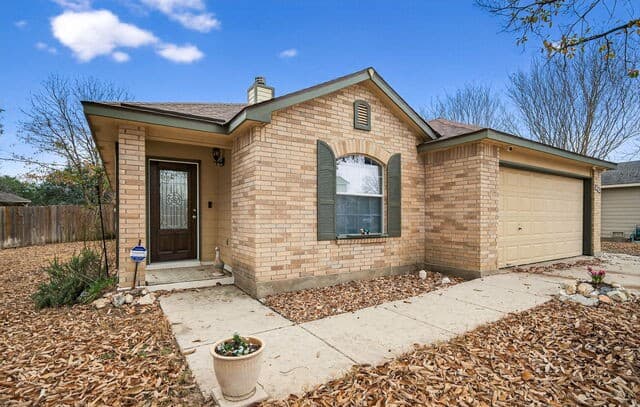 3-bedroom rental at 7942 Ruidoso Chase in Selma, TX — photo 2
