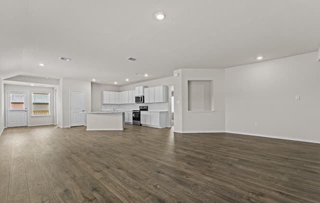 4-bedroom rental at 162 Double L Dr in Comfort, TX — photo 4