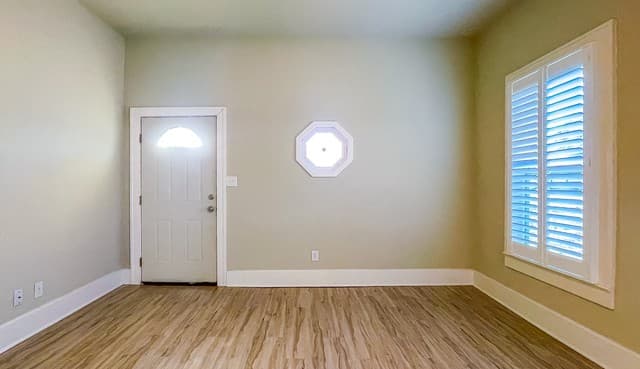 2-bedroom rental at 423 S 6th in Kenedy, TX — photo 3