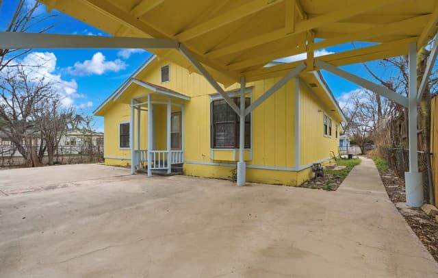 3-bedroom rental at 1721 Brunswick Blvd. in San Antonio, TX — photo 1