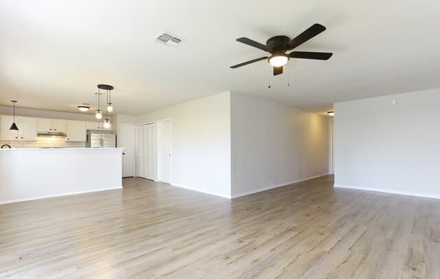 3-bedroom rental at 5146 Tom Stafford Dr in San Antonio, TX — photo 4