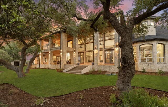 5-bedroom rental at 113 Carino Cv in Boerne, TX — photo 2
