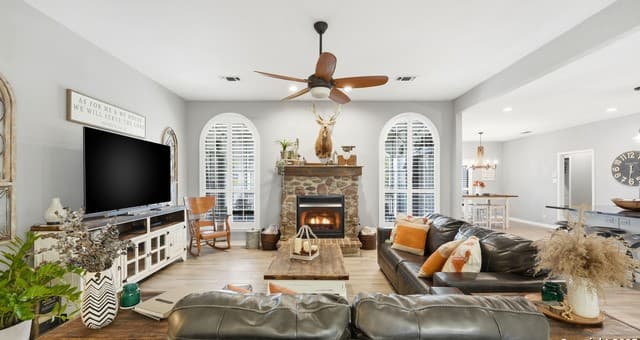 4-bedroom rental at 226 Broken Arrow in Floresville, TX — photo 5