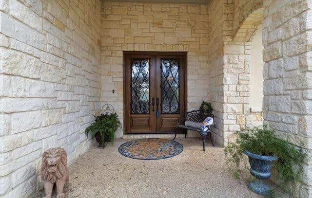 3-bedroom rental at 8123 Wild Wind in Garden Ridge, TX — photo 4