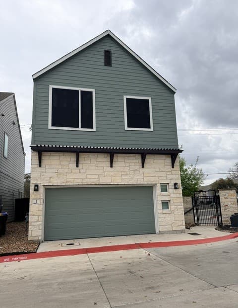 3-bedroom rental at 5843 Whitby Rd Unit 1 in San Antonio, TX — photo 2