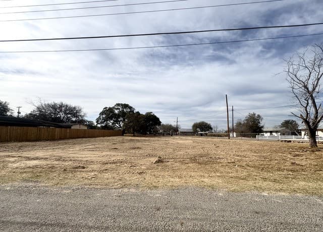 rental at TBD W Dilley in Devine, TX — photo 2