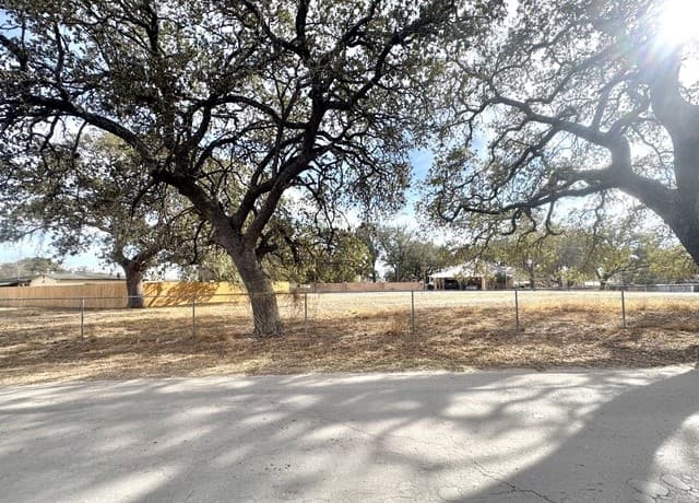 rental at TBD W Dilley in Devine, TX — photo 5