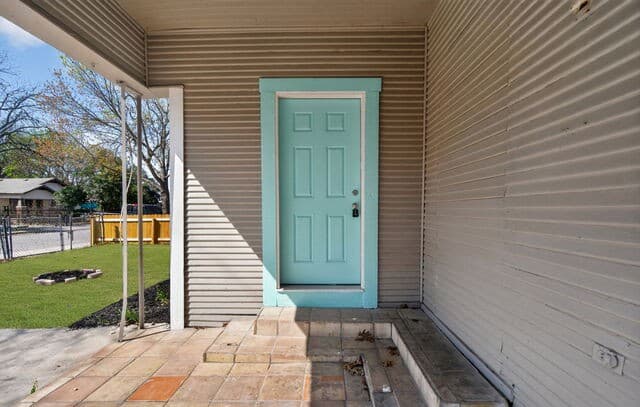 4-bedroom rental at 1823 Edison in San Antonio, TX — photo 4