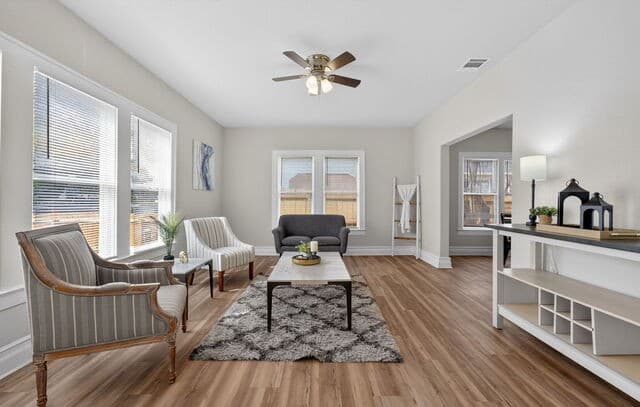 4-bedroom rental at 1823 Edison in San Antonio, TX — photo 5