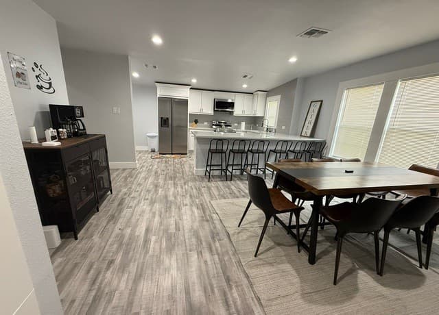 4-bedroom rental at 1607 N Pine Street in San Antonio, TX — photo 1