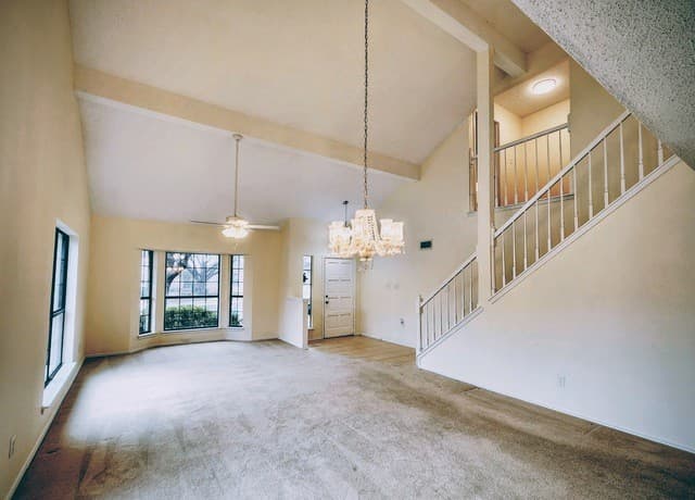 3-bedroom rental at 1019 Hedgestone in San Antonio, TX — photo 4