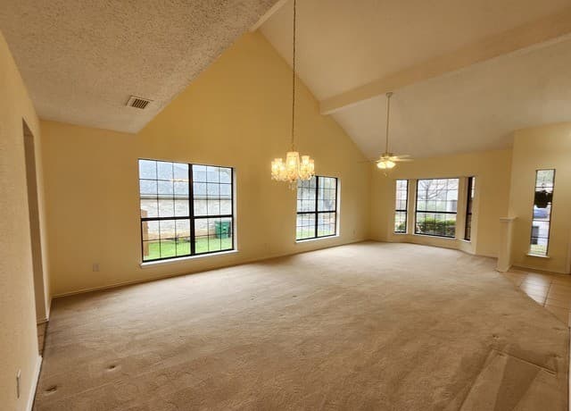 3-bedroom rental at 1019 Hedgestone in San Antonio, TX — photo 5