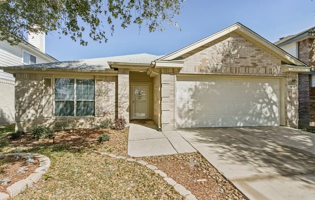 3-bedroom rental at 7435 Obbligato in San Antonio, TX — photo 2