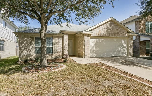 3-bedroom rental at 7435 Obbligato in San Antonio, TX — photo 3