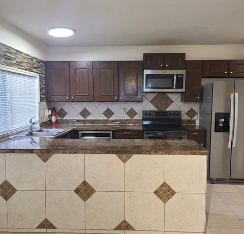 2-bedroom rental at 6602 Spring Manor in San Antonio, TX — photo 3