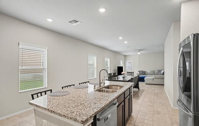 3-bedroom rental at 125 Saddle Breeze in Cibolo, TX — photo 3