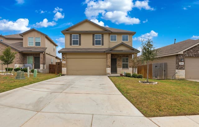 5-bedroom rental at 10410 McIntosh in San Antonio, TX — photo 1