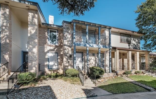2-bedroom rental at 11303 Vance Jackson Unit H3 in San Antonio, TX — photo 2